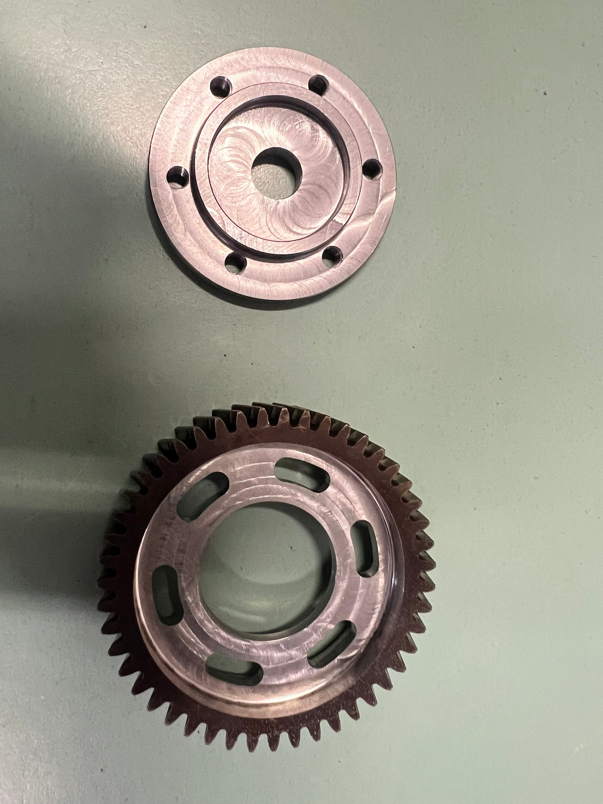 Lavorazione CNC ingranaggio distribuzione per fasatura aspirazione Abarth T-jet