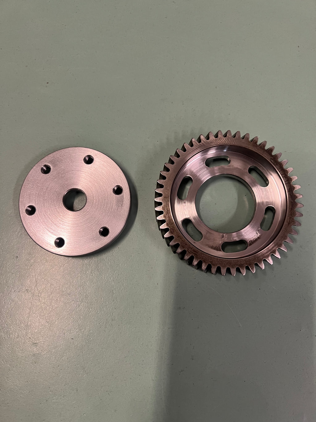 Lavorazione CNC ingranaggio distribuzione per fasatura aspirazione Abarth T-jet