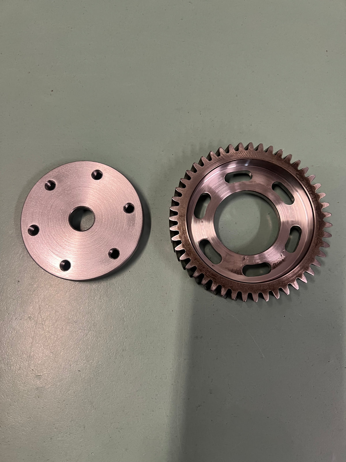 Lavorazione CNC ingranaggio distribuzione per fasatura aspirazione Abarth T-jet